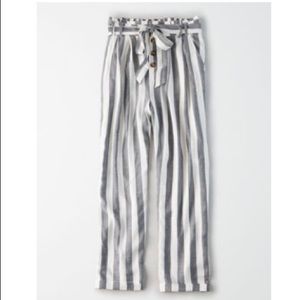 AE High Waisted Paperbag Tapered Pant